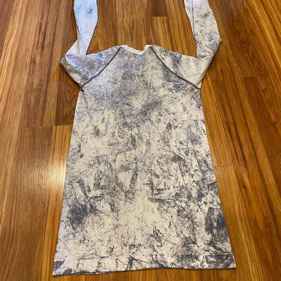 NEW LULULEMON SWIFTLY TECH TIE DYE LONGSLEEVE💙 - Picture 10 of 14